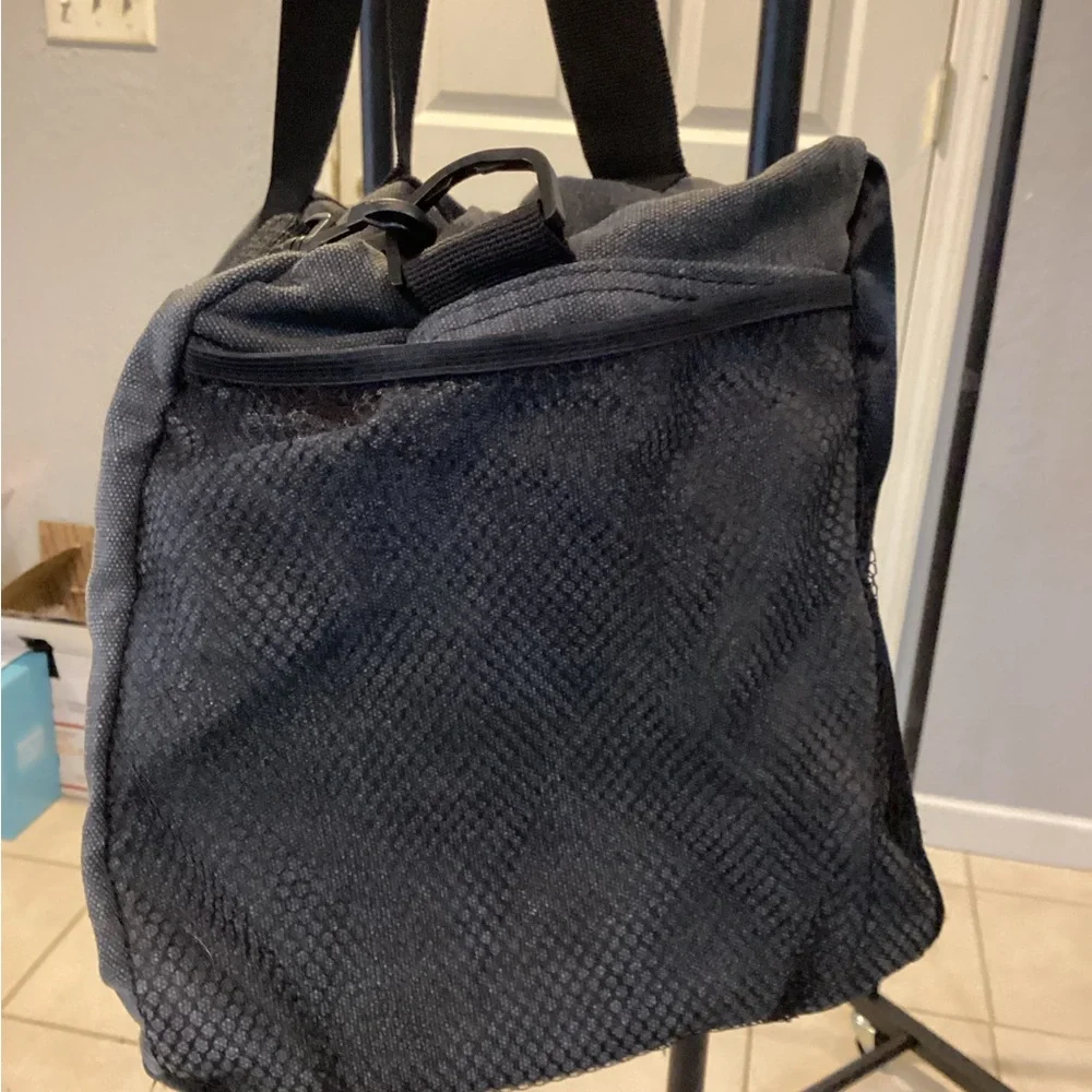 Ed Hardy Black Duffel Bag with Death Or Glory Design - Picture 8 of 8